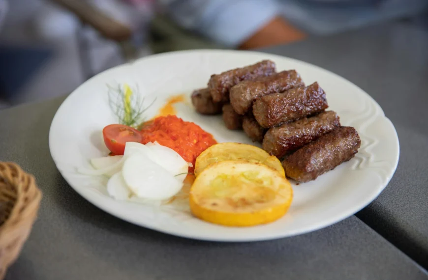 Novo poskupljenje: Cijene ćevapa porasle, porcija od deset sada 14 KM