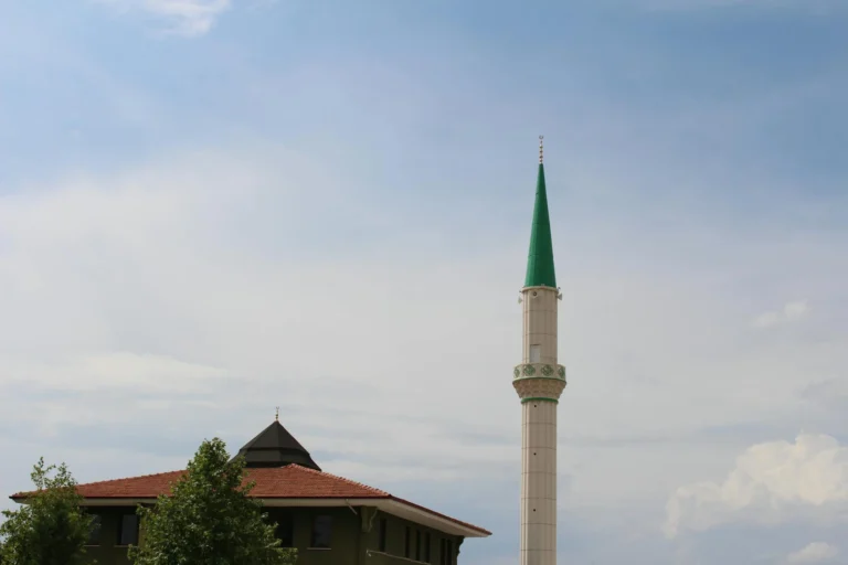 Kurban-bajram 2025: Vjernici u petak klanjaju bajram-namaz, centralna svečanost u Sarajevu