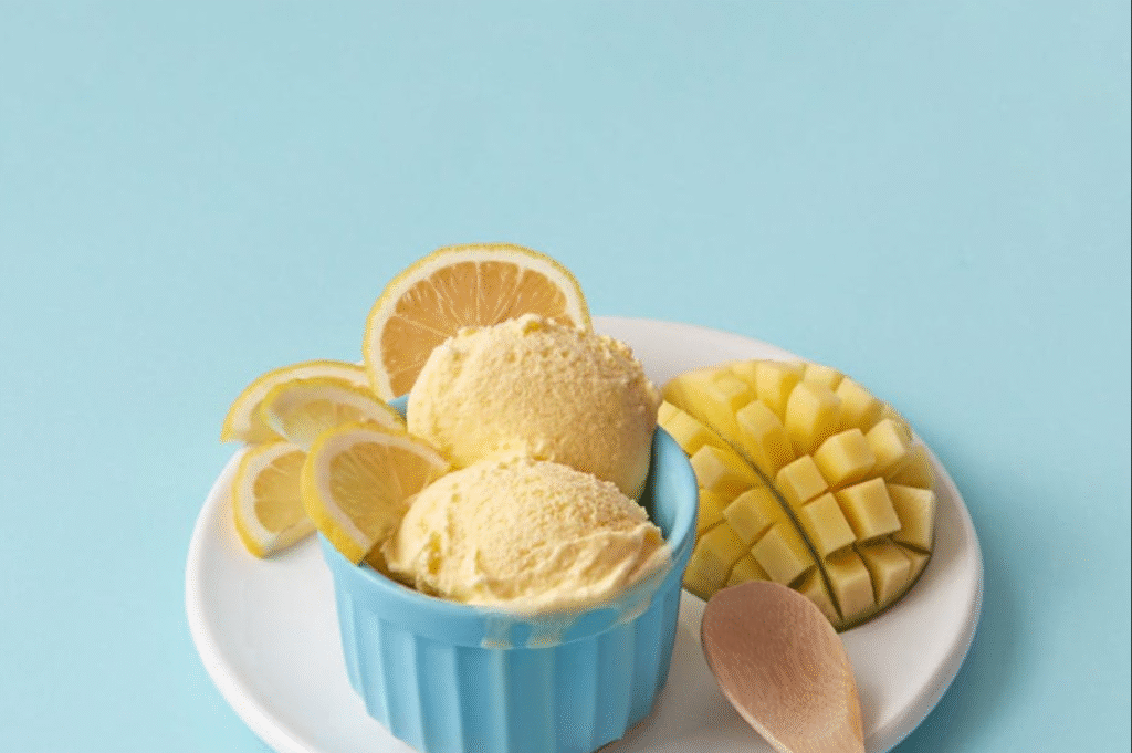 Osvježavajući domaći sladoled od limuna s četiri sastojka – idealan za ljetne dane
