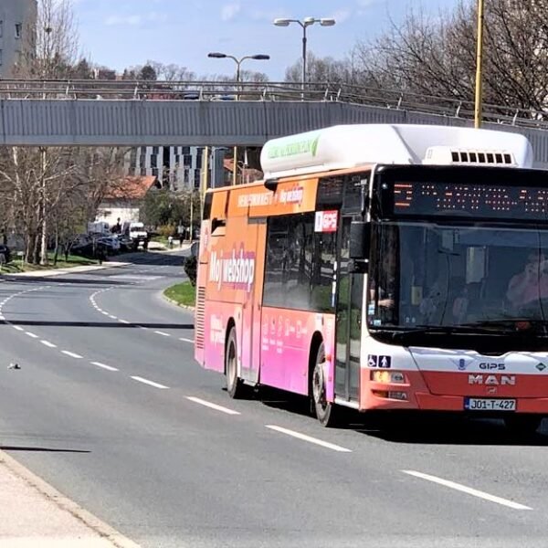 Objavljen javni poziv za besplatan javni prevoz osoba sa invaliditetom u Tuzli/ GIPS objavio izmijenjen red vožnje za gradske i prigradske linije/ TK subvencioniše međugradski linijski prevoz sa sedam miliona KM/SDP Tuzla predlaže uvođenje novih kružnih linija gradskog prevoza