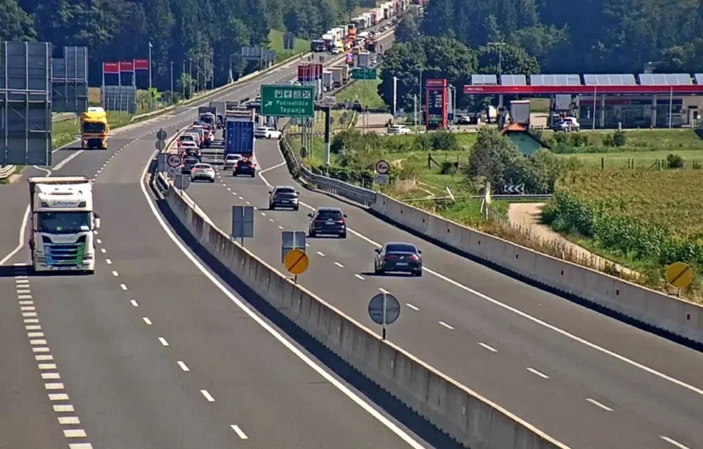Teška saobraćajna nesreća na Štajerskoj autocesti: Pet poginulih, jedna osoba povrijeđena