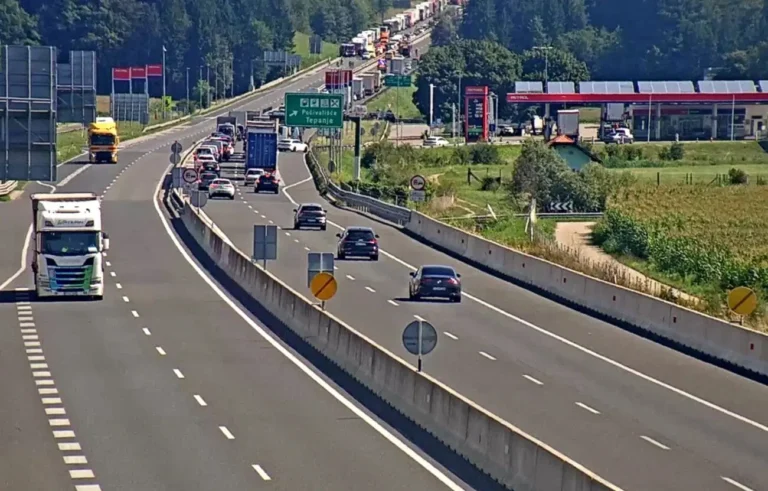 Teška saobraćajna nesreća na Štajerskoj autocesti: Pet poginulih, jedna osoba povrijeđena