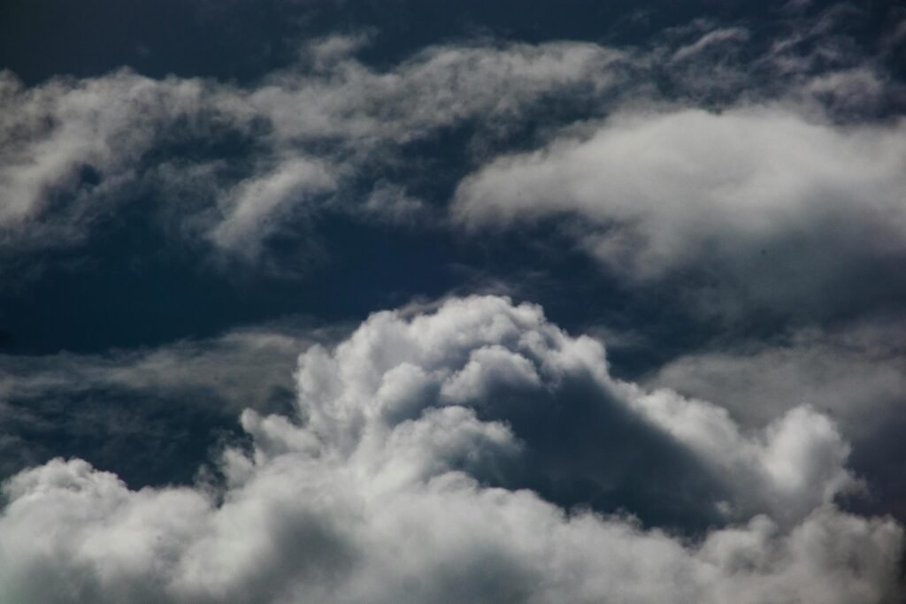 Česte promjene vremena donose kišu, snijeg i jugo