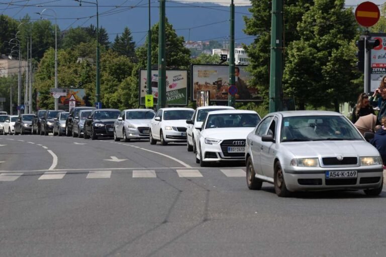 Pojačan intenzitet saobraćaja širom BiH i na graničnim prelazima tokom vikenda