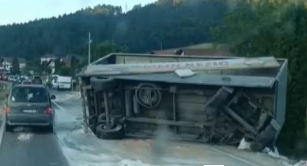 Prevrnuo se kamion s brašnom