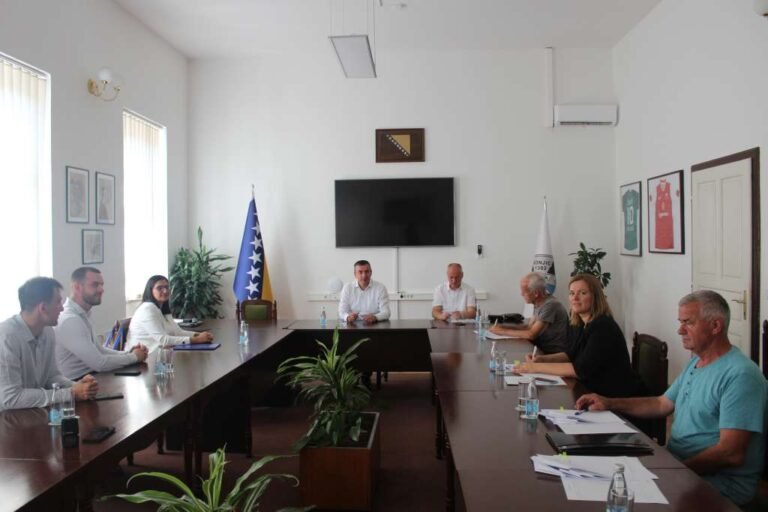 Uručeni ugovori za izgradnju kuća uništenih u poplavama