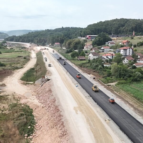 Pet miliona KM za sanaciju lokalnih i nekategorisanih cesta u TK