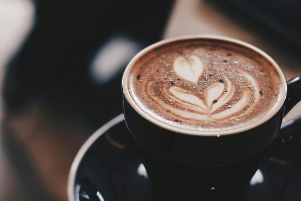 pexels-kevinmenajang-982612 Kafa i vrijeme: Kada šoljica postaje prijatelj, a kada neprijatelj?