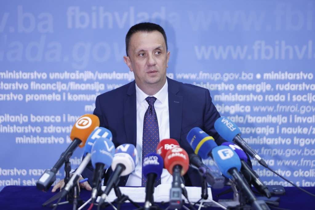 Vedran Lakić, ministar energije rudarstva i industrije