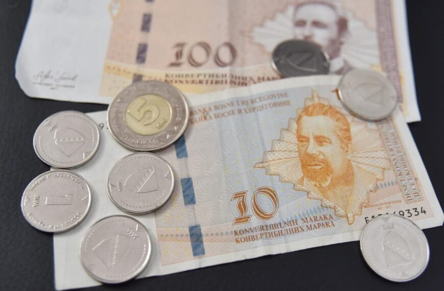 Isplata/penzija/invalidnina/isplate/naknade/naknada/Budžet BiH za 2025. godinu: Sredstva za Oružane snage, CIK i jednokratnu pomoć državnim službenicima/ Koeficijent za naknade braniteljima ostaje na nivou 1/ Penzije stižu 5. decembra: Šta donosi isplata za novembar?/ Minimalna plata od 1.120 KM? Novi model otvara pitanje ko snosi teret povećanja/ Budžet FBiH bez privremenog finansiranja? Evo šta se planira