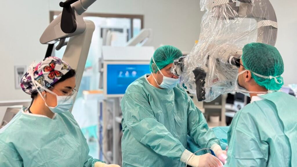 Prva primjena uređaja IRRAflow u pedijatrijskoj neurohirurgiji izvedena u UKC Tuzla