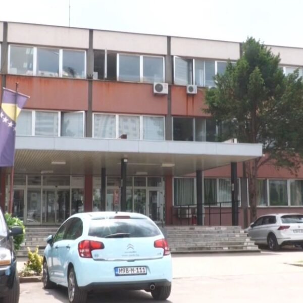 Studenti i profesori zajedno uz Zmajeve: Organizovano javno gledanje utakmice BiH i Kanade