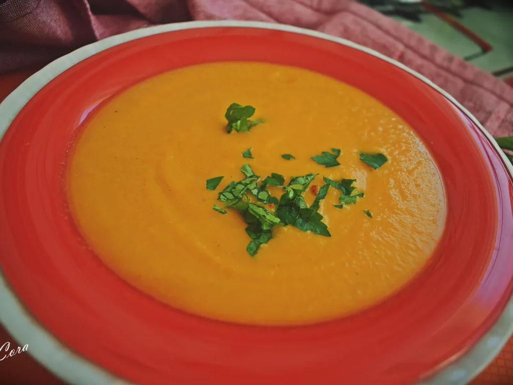 1600x1200-f2b21938-64bc-11eb-9498-0242ac130010 (2) Topli potaž od mrkve i đumbira – savršen jesenski imuno-ručak