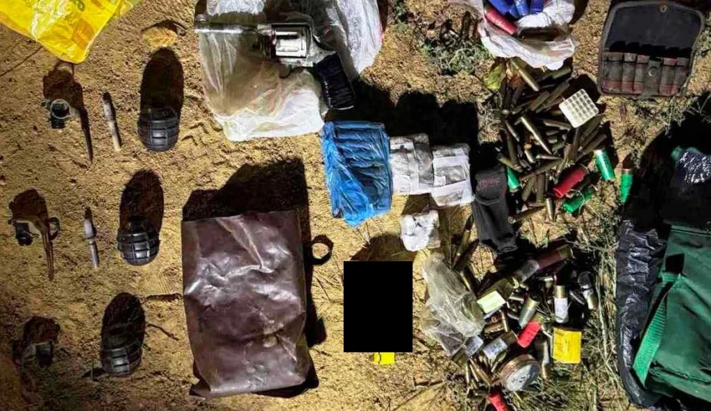 Policija u Gradačcu zaplijenila veće količine oružja, eksploziva i droge