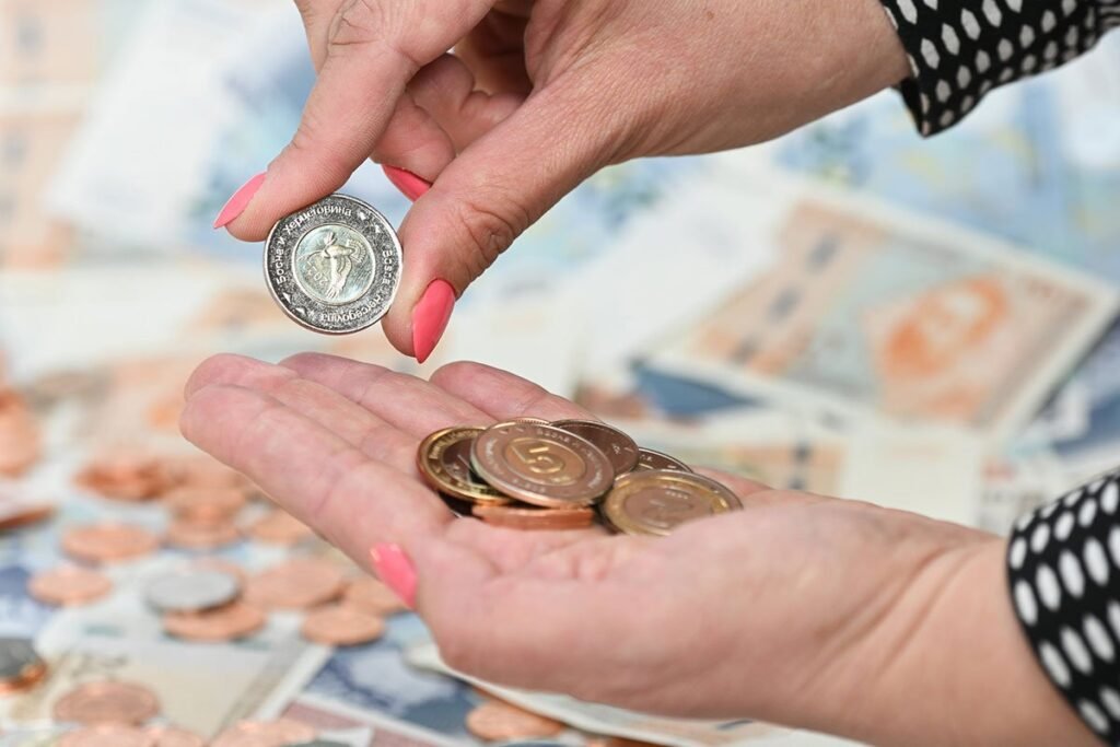 Penzioneri u Federaciji BiH sve bliže minimalnoj penziji od 700 KM