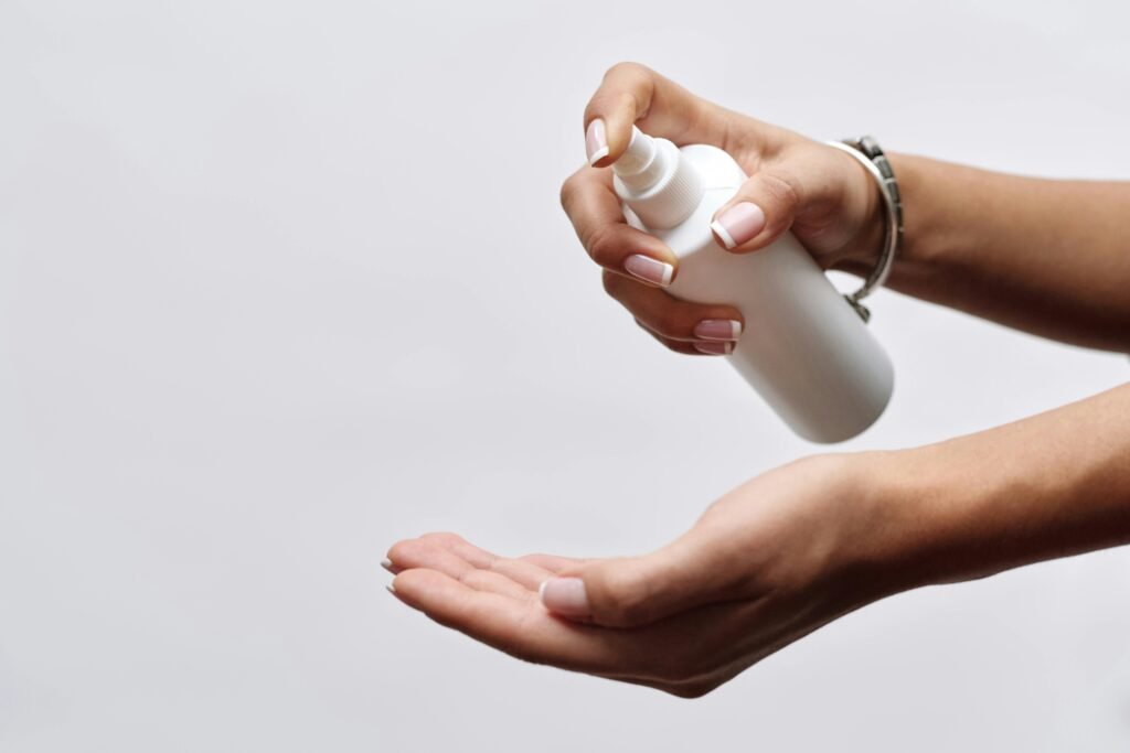 Kako pravilno koristiti dezinfekcijsko sredstvo za ruke i zaštititi zdravlje