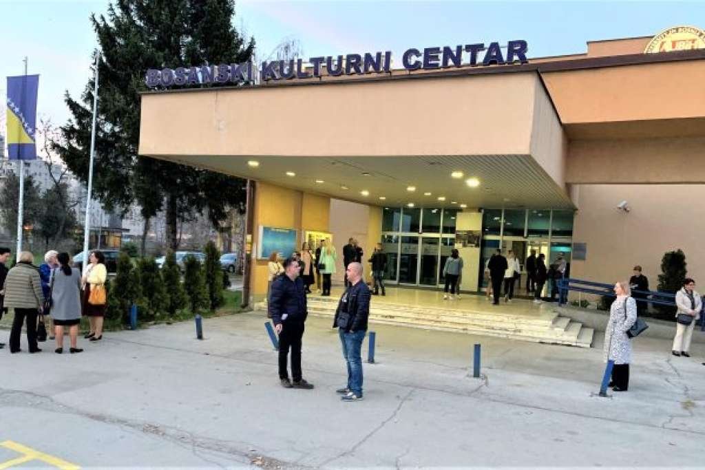 JU BKC Tuzla odgađa sve programe u znak saučešća zbog tragedije/ BKC Tuzla pripremio bogat kulturni i edukativni program