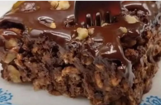 Brzi arapski kolač bez brašna i šećera – gotov za 10 minuta