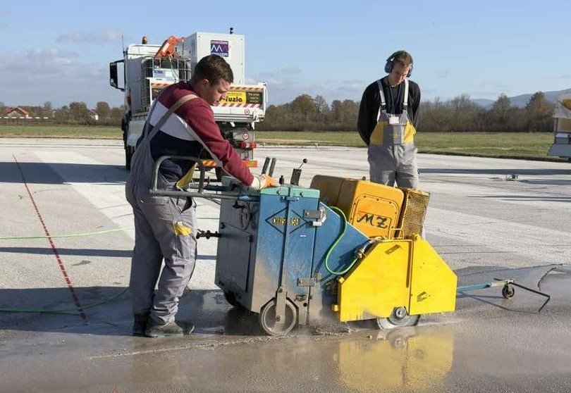 Aerodrom Tuzla započeo instalaciju centralne rasvjete