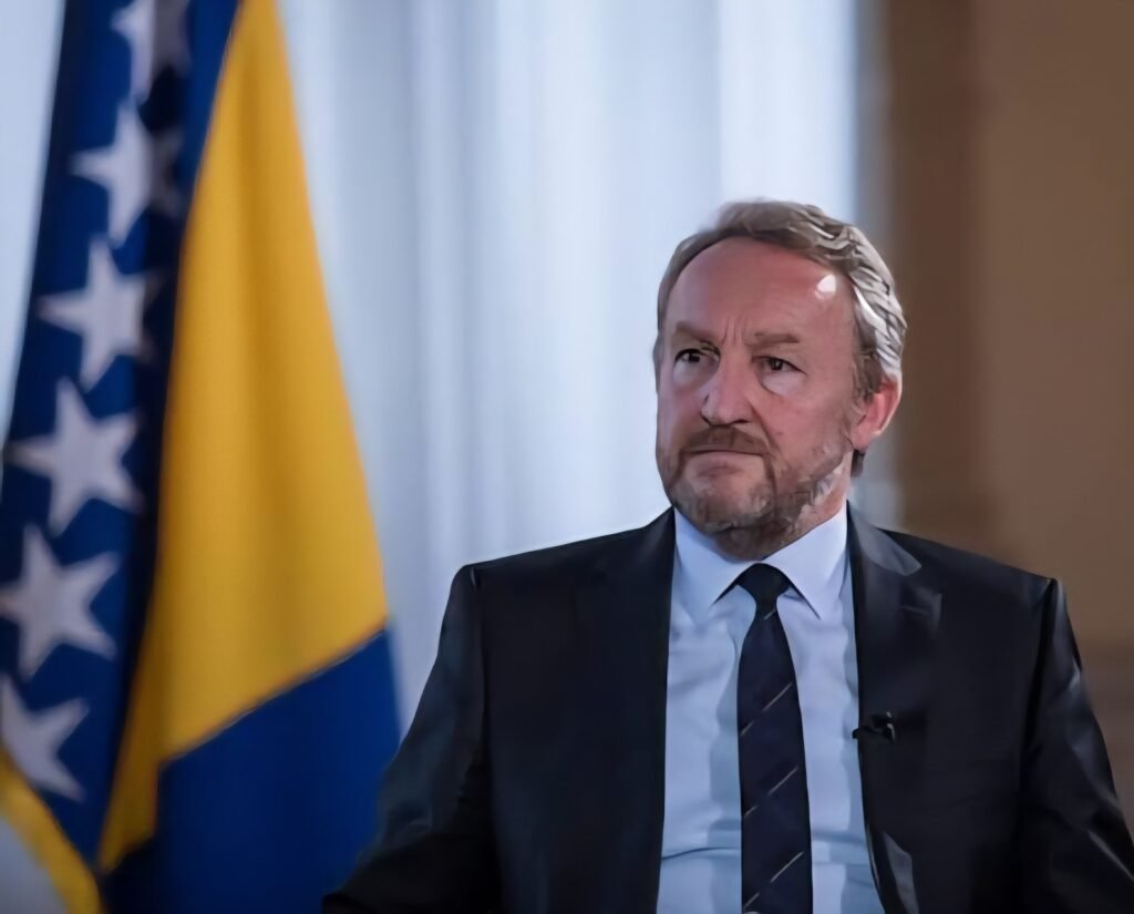 Izetbegović najavio udvostručenje plata i penzija