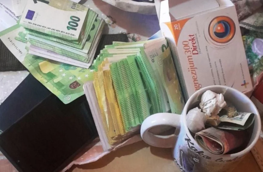 U Kalesiji pronađeno oružje, eksplozivne naprave i 33.000 eura – uhapšen muškarac