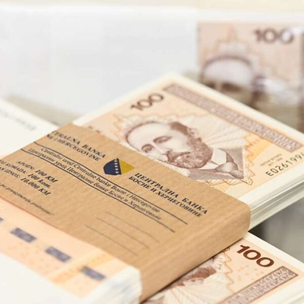 Javni prihodi u FBiH porasli na 650 miliona KM/Devizne rezerve BiH porasle na 18,09 milijardi KM