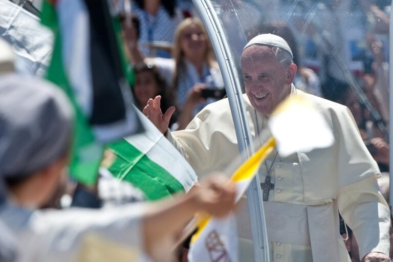 Papamobil pretvoren u mobilnu kliniku za palestinsku djecu u Gazi