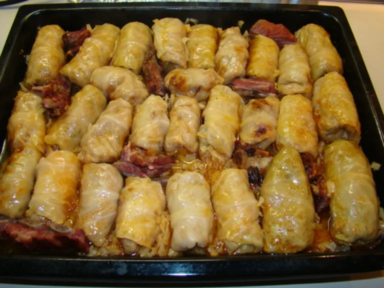 Sarma iz rerne – tradicija sa bogatim okusom i lakšom pripremom