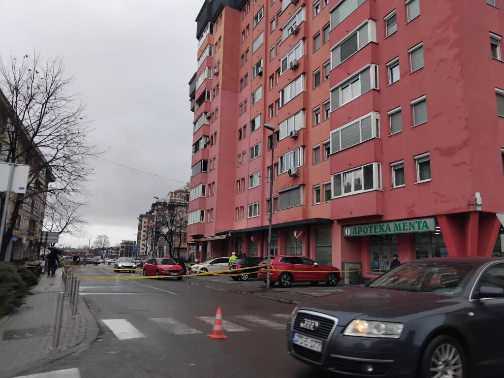 U Srebreniku pronađeno tijelo muškarca u parkiranom vozilu