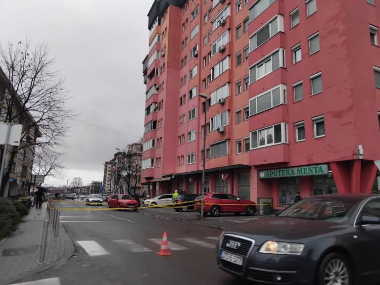 U Srebreniku pronađeno tijelo muškarca u parkiranom vozilu