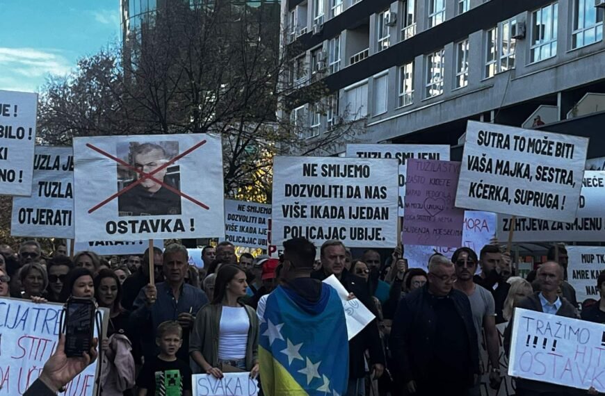 /FOTO/ Građani Tuzle u šetnji za pravdu i dostojanstvo nakon afere trgovine ljudima