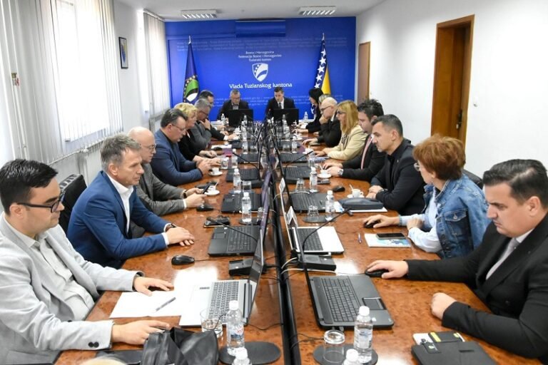 Vlada TK/ Srednjoškolci u TK bi mogli dobiti podršku za internatski smještaj