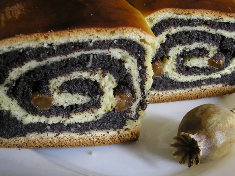 Najsočnija makovnjača koju možete pripremiti kod kuće