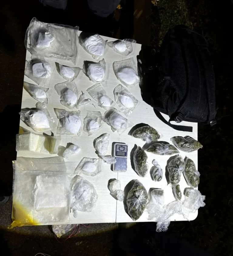 U Tuzli uhapšena osoba s više aktivnih potjernica, zaplijenjena veća količina droge i oružje