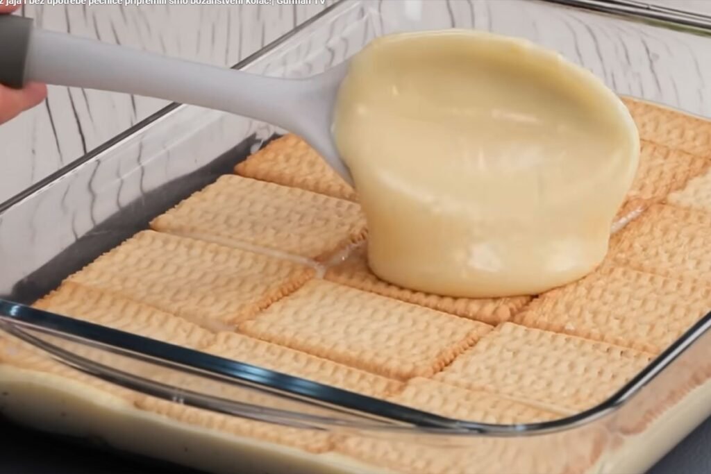 Brzi kolač od petit keksa i kreme za samo 15 minuta