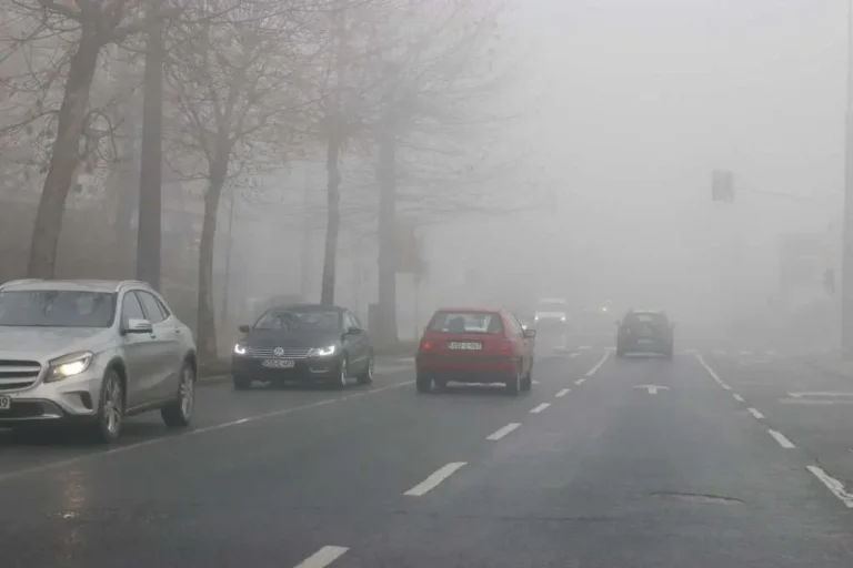 Magla i brojni radovi otežavaju saobraćaj širom BiH: Vozačima se savjetuje pojačan oprez