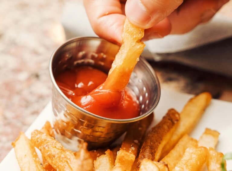 Domaći kečap bez aditiva: Recept koji je zdraviji i ukusniji od kupovnog