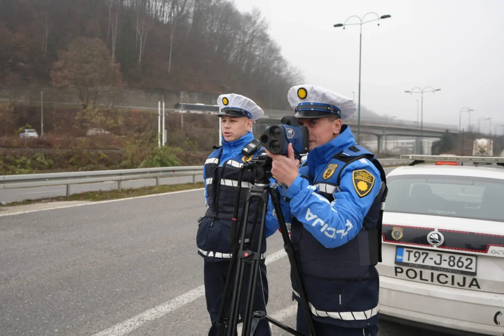 Grad u BiH dobio deset novih mobilnih radara za pojačan nadzor brzine/ MUP TK objavio raspored radarskih kontrola za danas
