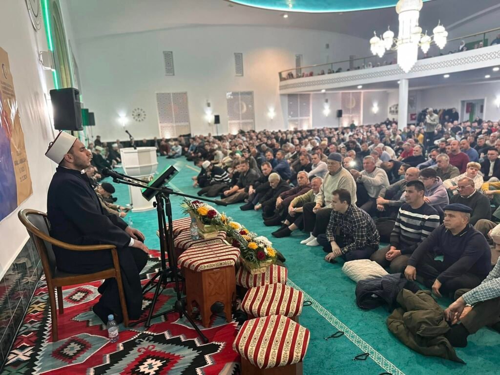 Večer Kur’ana u Tuzli: Priznanje porodici s četiri hafiza