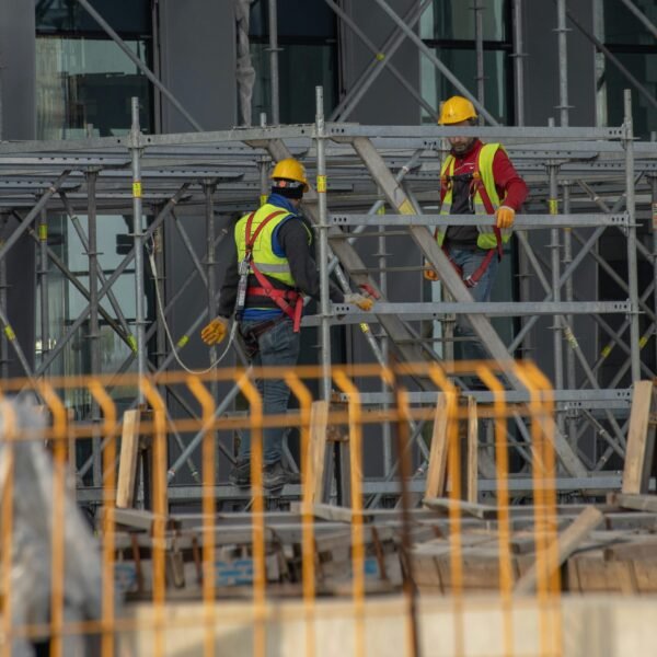 Novi Zakon o radu donosi velike promjene u FBiH/Hrvatska traži 65.000 sezonaca: Potraga već u punom jeku/Zaposlenici u BiH sve češće mijenjaju posao zbog nezadovoljstva