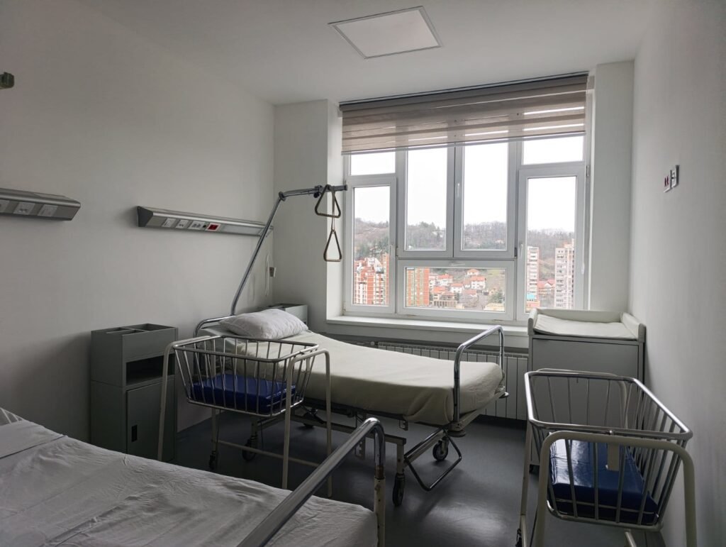 Porodilje u UKC Tuzla dobile znatno bolje uslove nakon rekonstrukcije odjela
