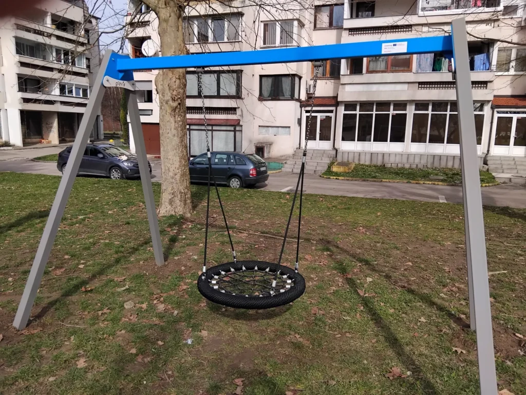 Nova oprema na igralištima: Tuzla ulaže u djecu