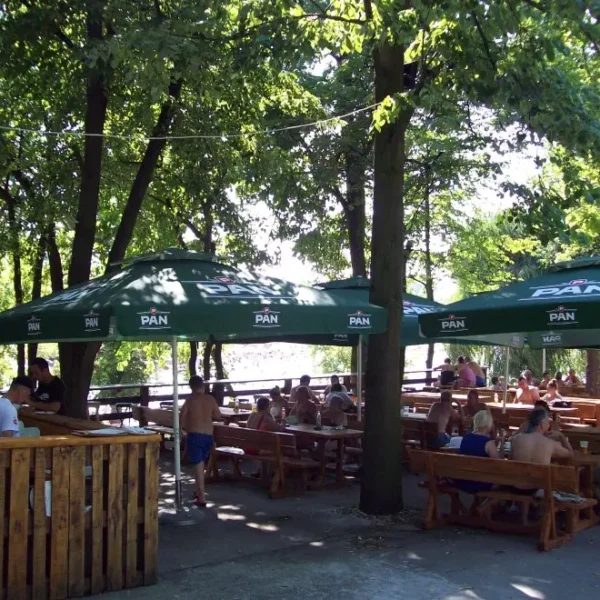 Ugostitelji u Tuzli moraju pribaviti odobrenje za ljetne bašte