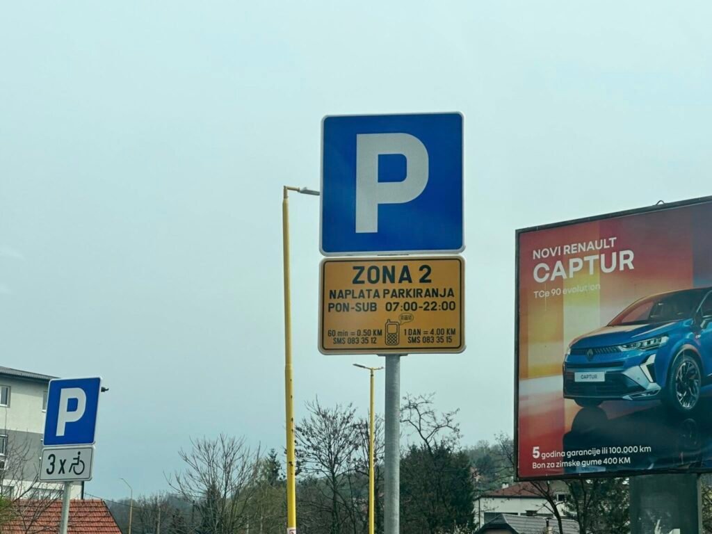 Šok u Tuzli: Sugrađanka za kratku šetnju zabilježila 13 nepropisno parkiranih auta