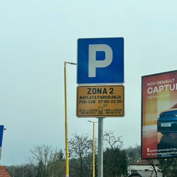 Šok u Tuzli: Sugrađanka za kratku šetnju zabilježila 13 nepropisno parkiranih auta