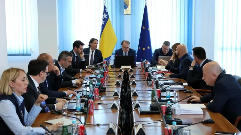 Vlada FBiH predlaže ukidanje carine na naftu na 180 dana