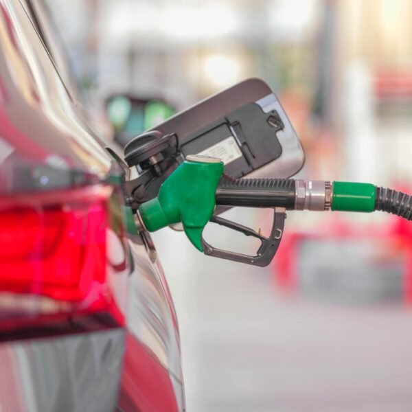Gorivo već poskupjelo na pojedinim pumpama: Vozače bi mogao čekati novi rast cijena