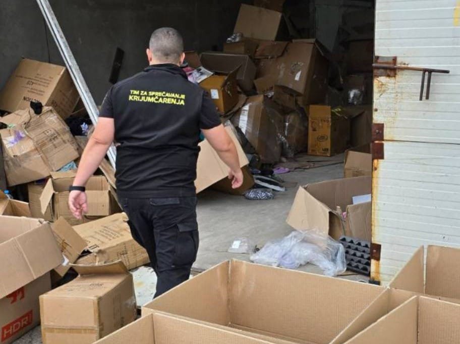 Akcija UIO „LIVE 2“ u Tuzli: Oduzeta roba vrijedna oko 253.600 KM